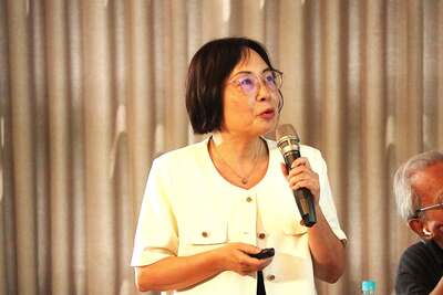 台灣大學中文系梅家玲教授。